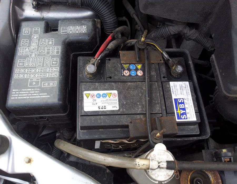 Mitsubishi Shogun Pinin battery-clamp